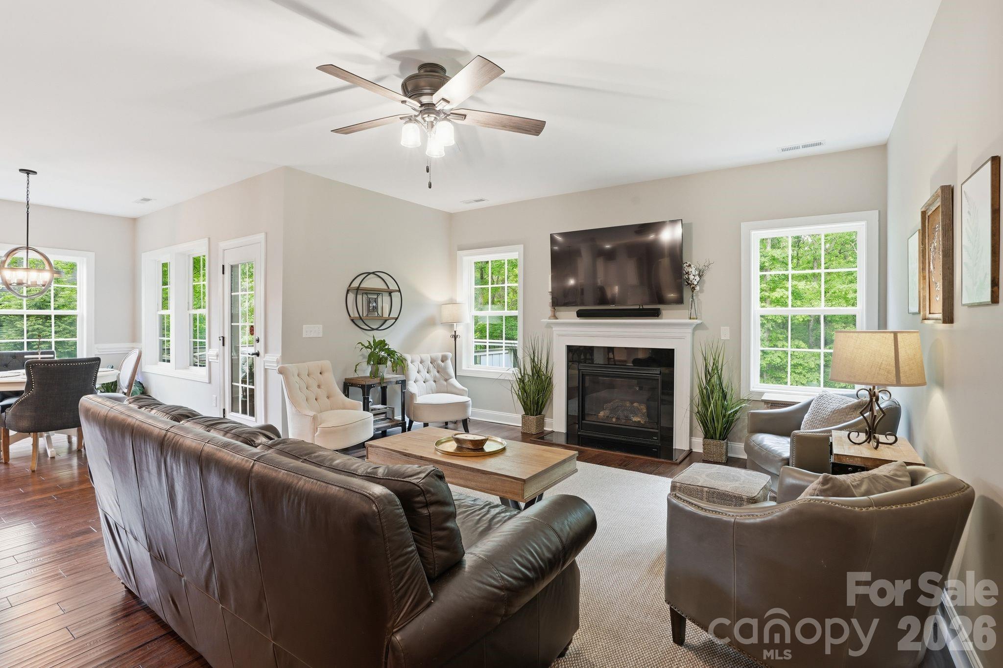 588 Highland Ridge Point Property Photo 4