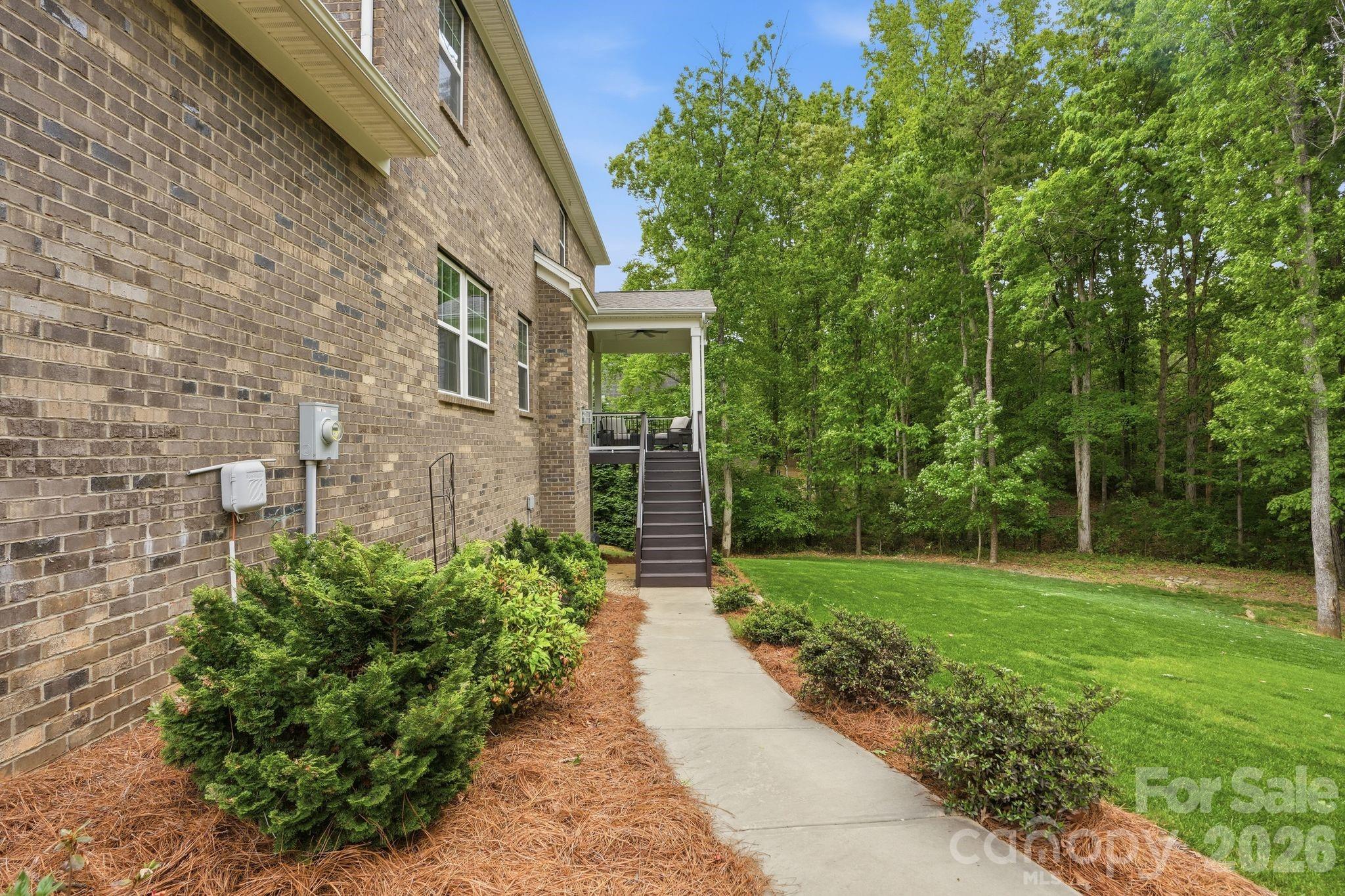 588 Highland Ridge Point Property Photo 31