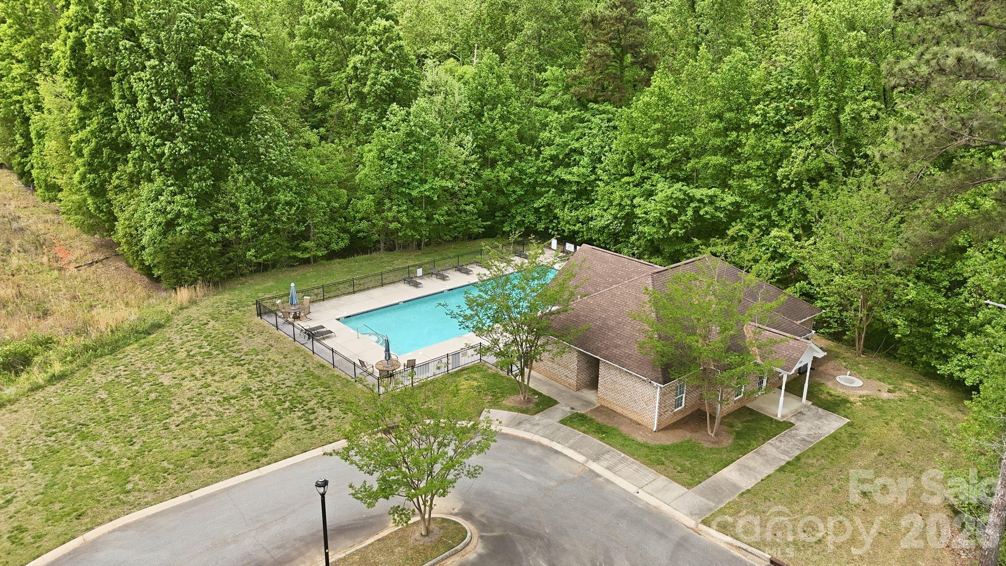 588 Highland Ridge Point Property Photo 34