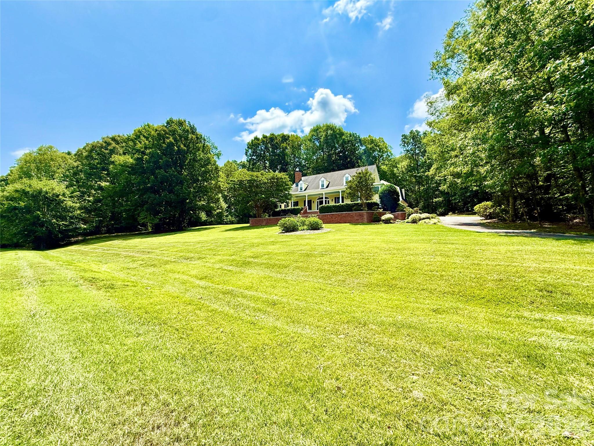 7902 Southerland Drive Property Photo 3
