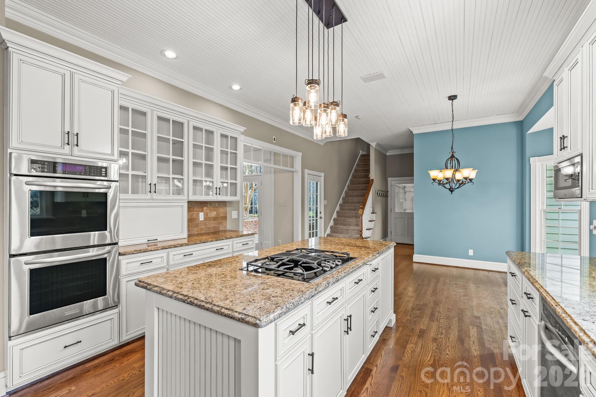 7902 Southerland Drive Property Photo 22