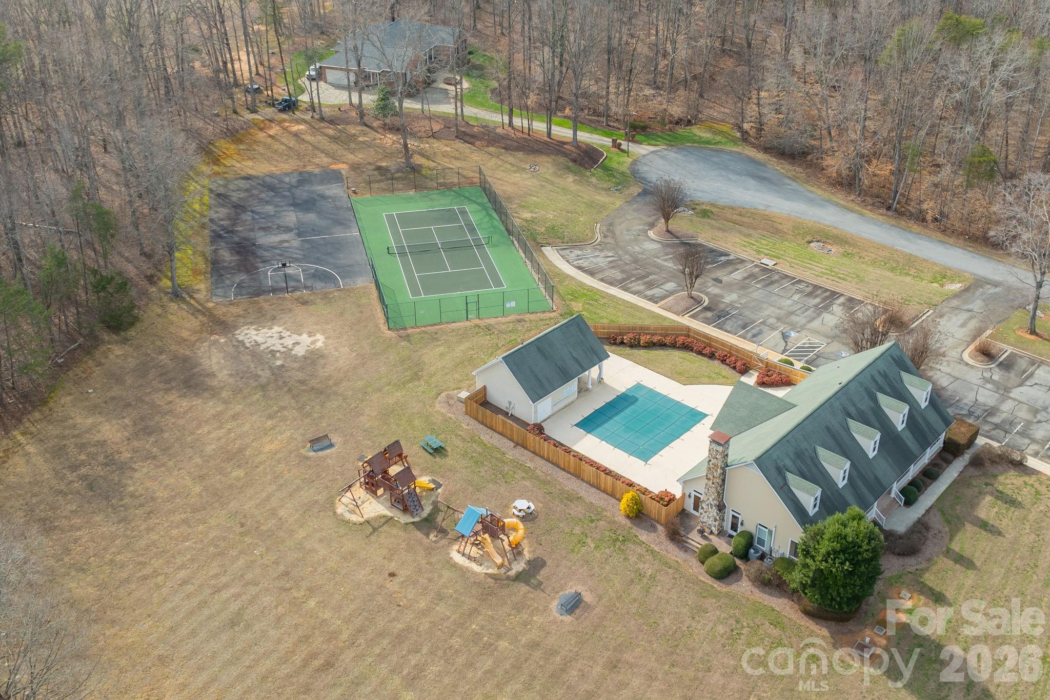 7902 Southerland Drive Property Photo 47