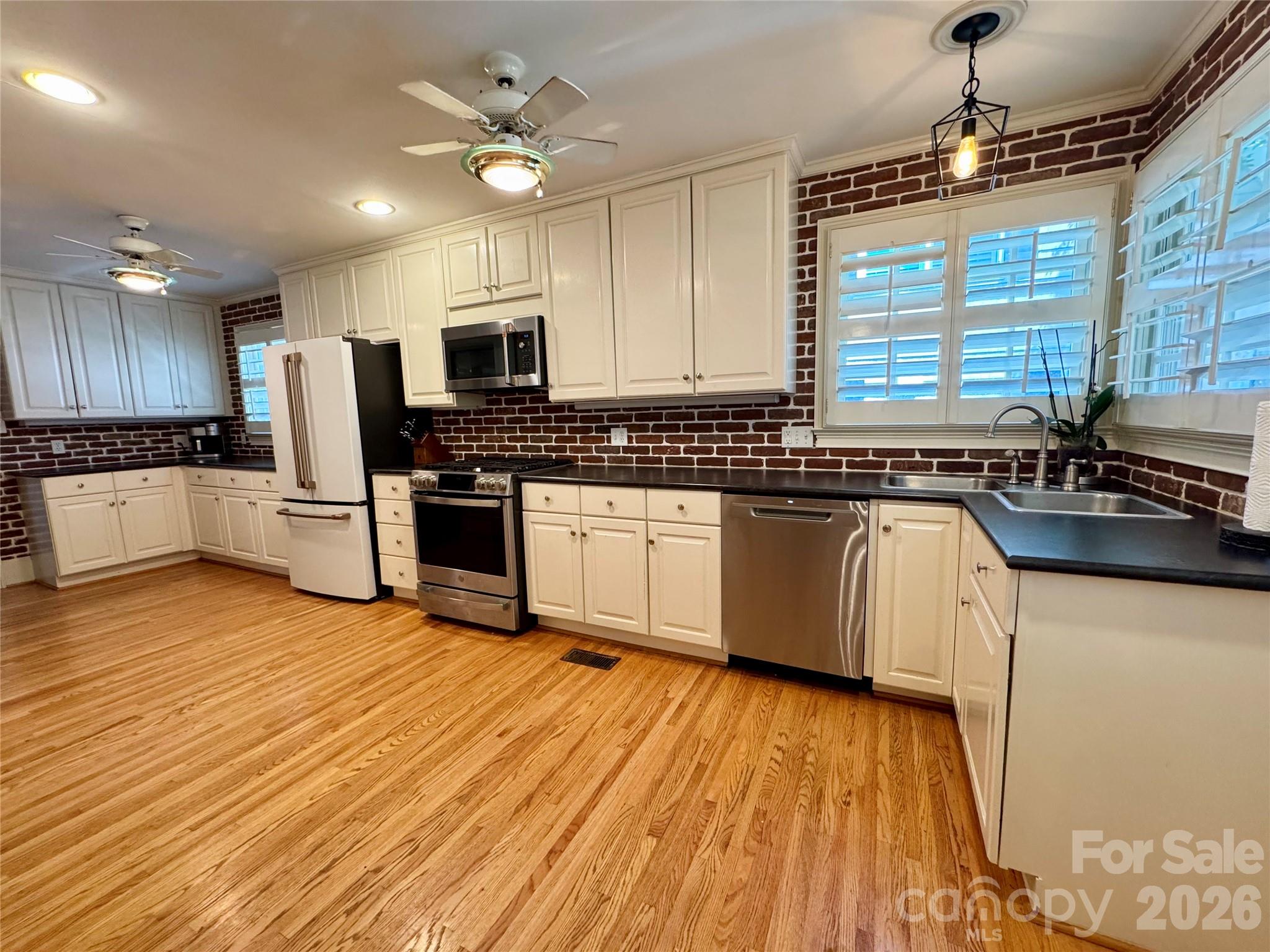 135 Eastover Drive Property Photo 8