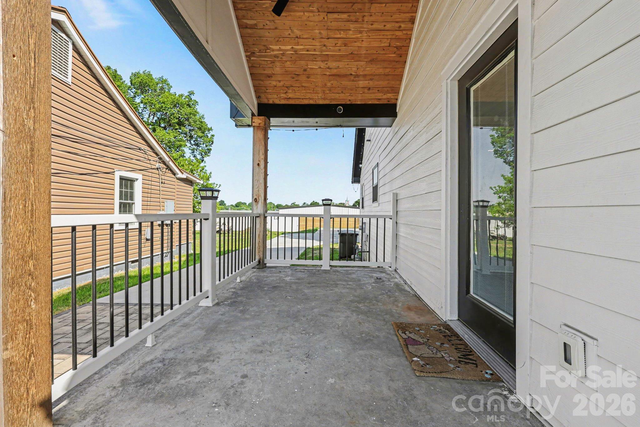 6 E Sunrise Avenue Property Photo 4