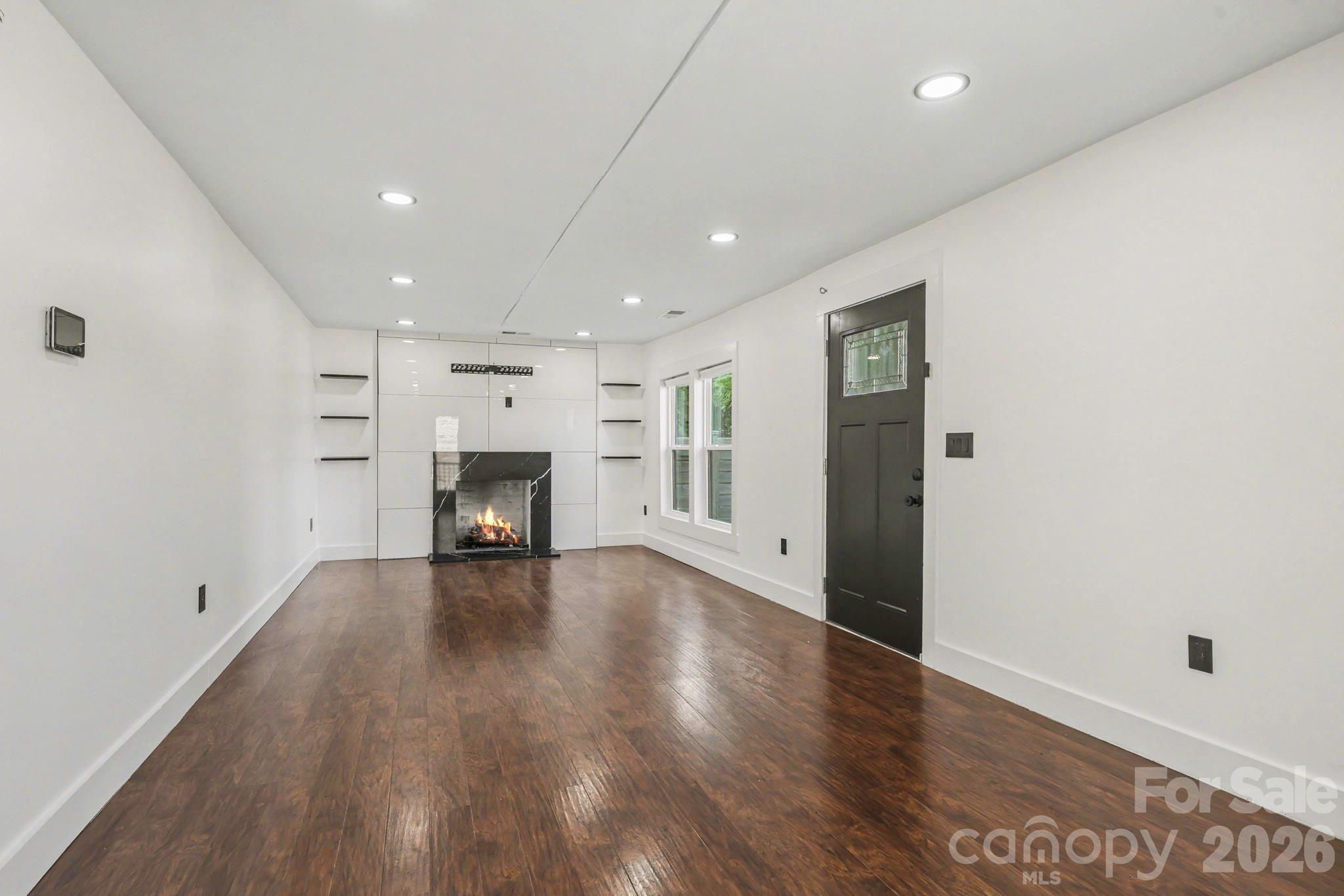 6 E Sunrise Avenue Property Photo 6