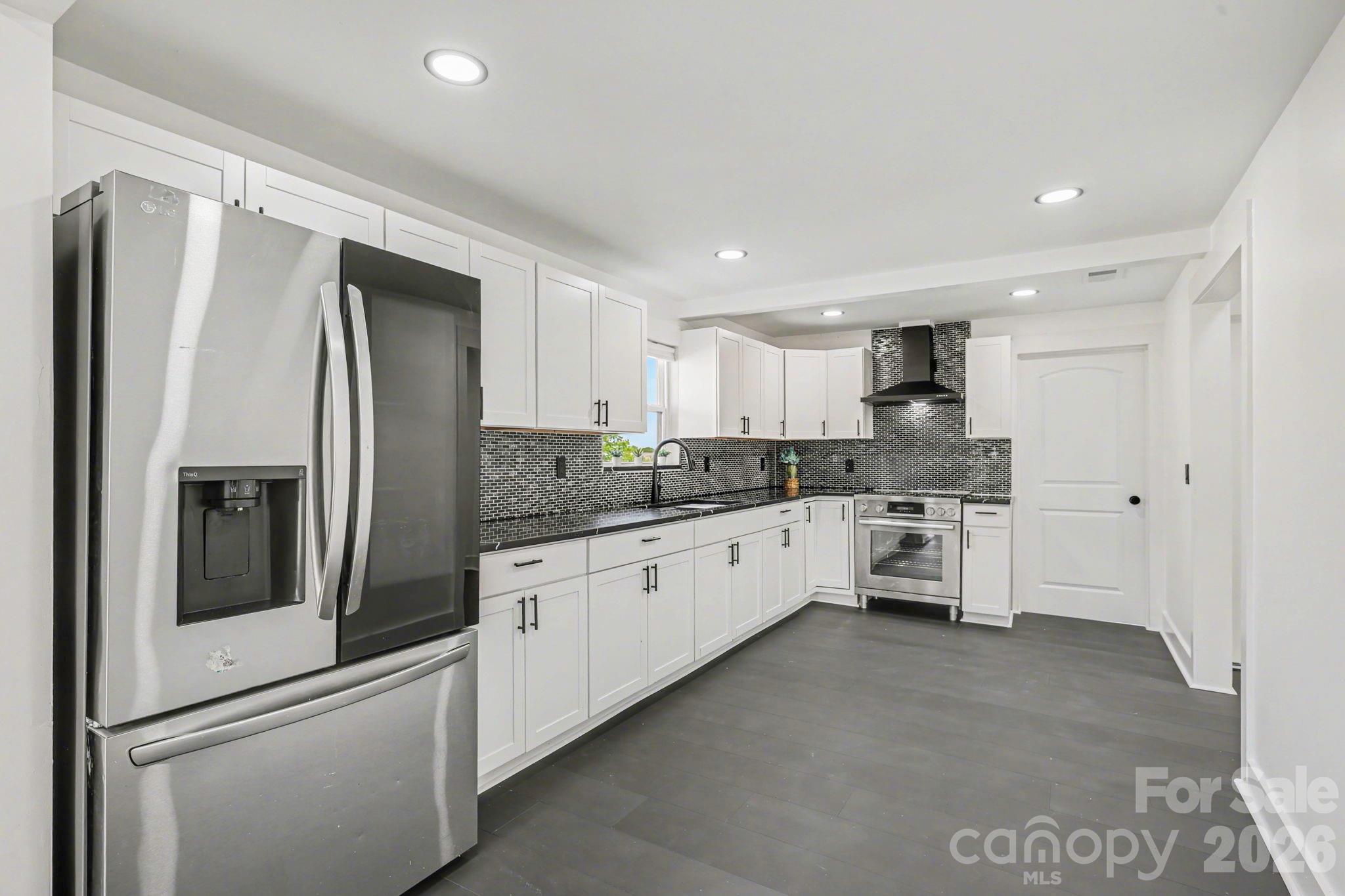 6 E Sunrise Avenue Property Photo 12