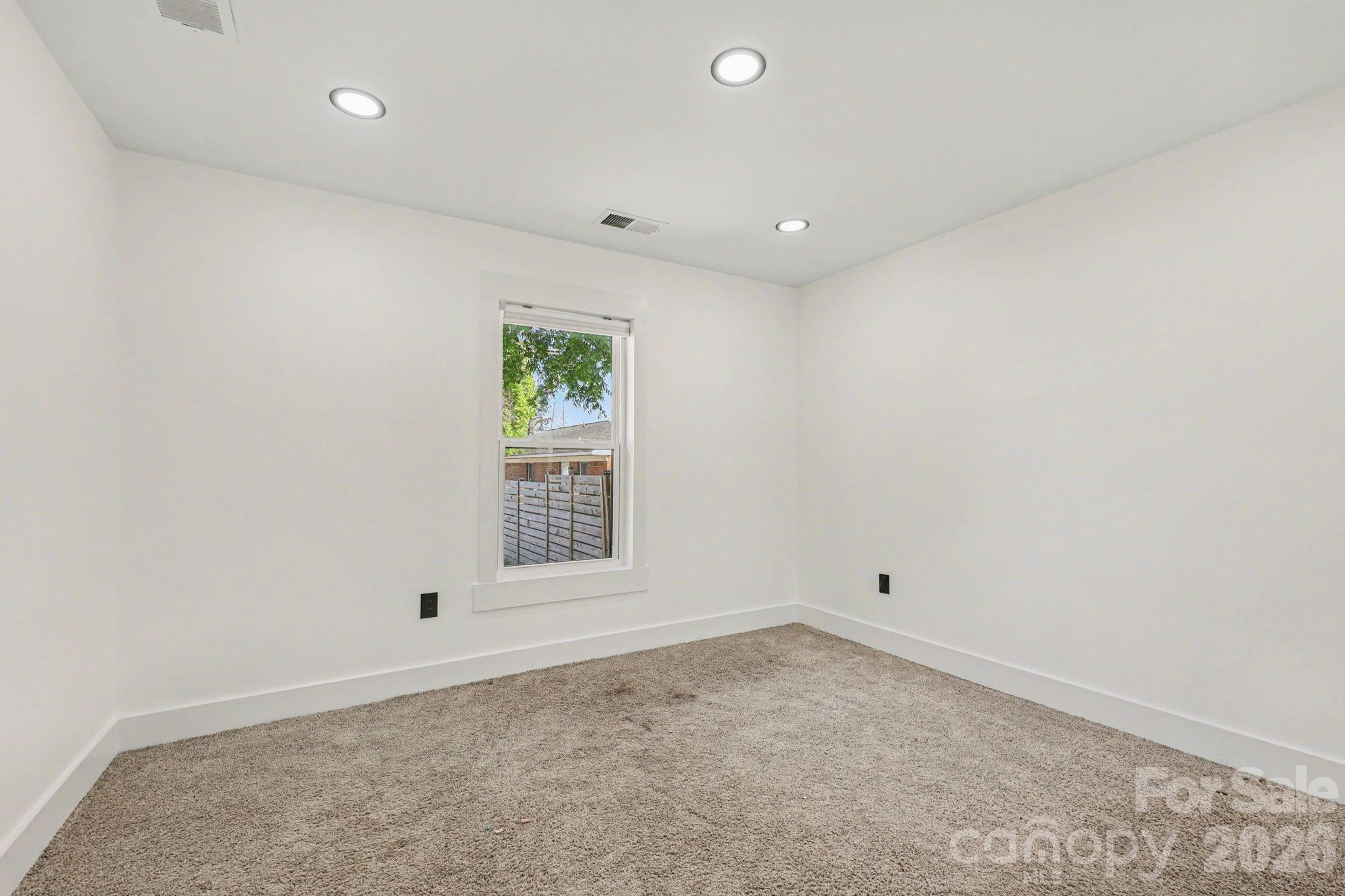 6 E Sunrise Avenue Property Photo 16