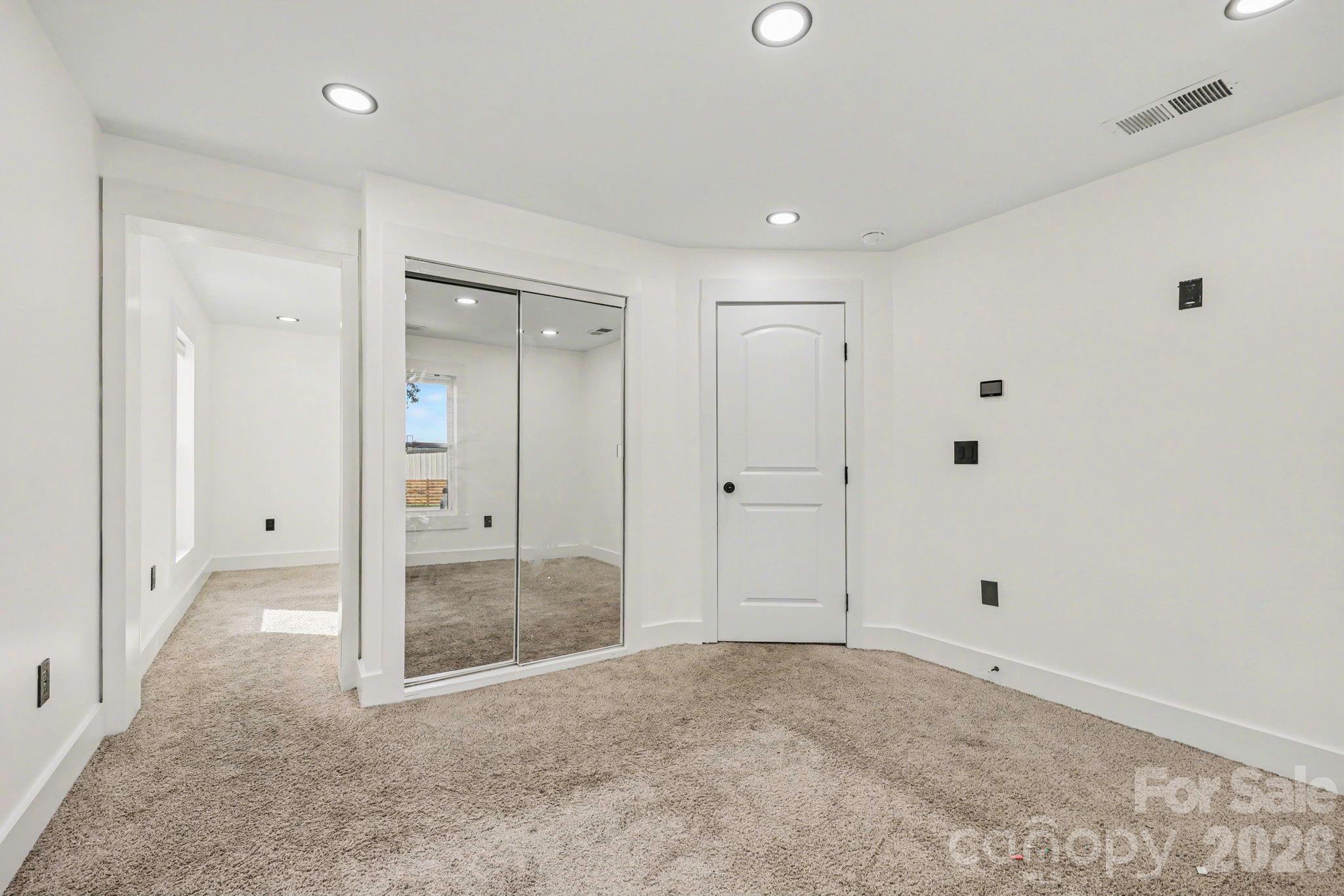 6 E Sunrise Avenue Property Photo 17