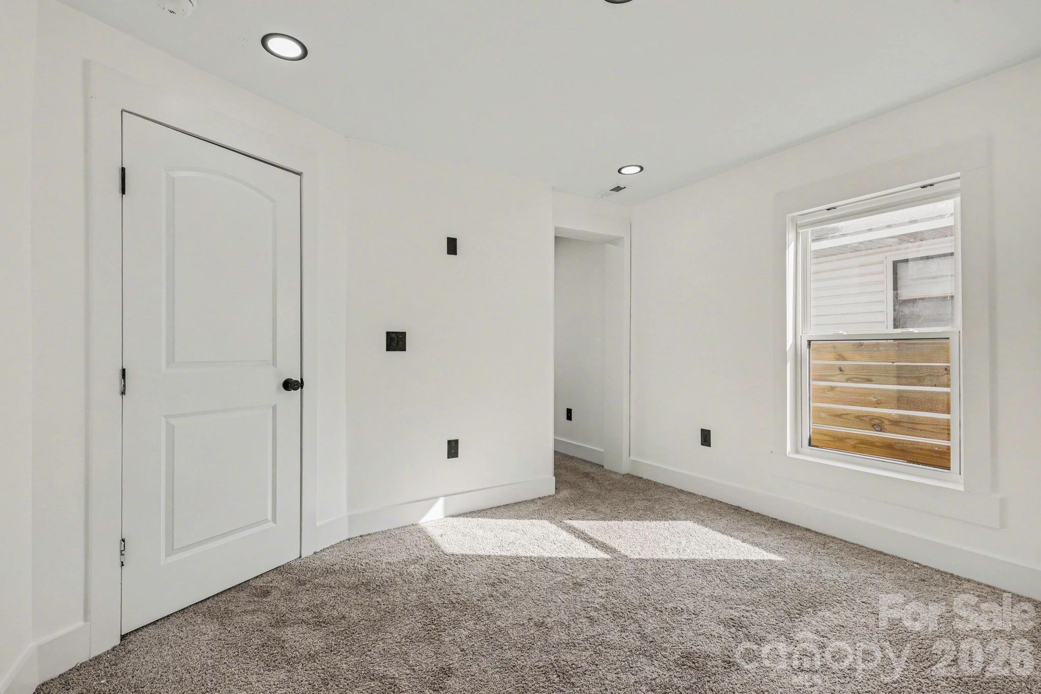 6 E Sunrise Avenue Property Photo 18