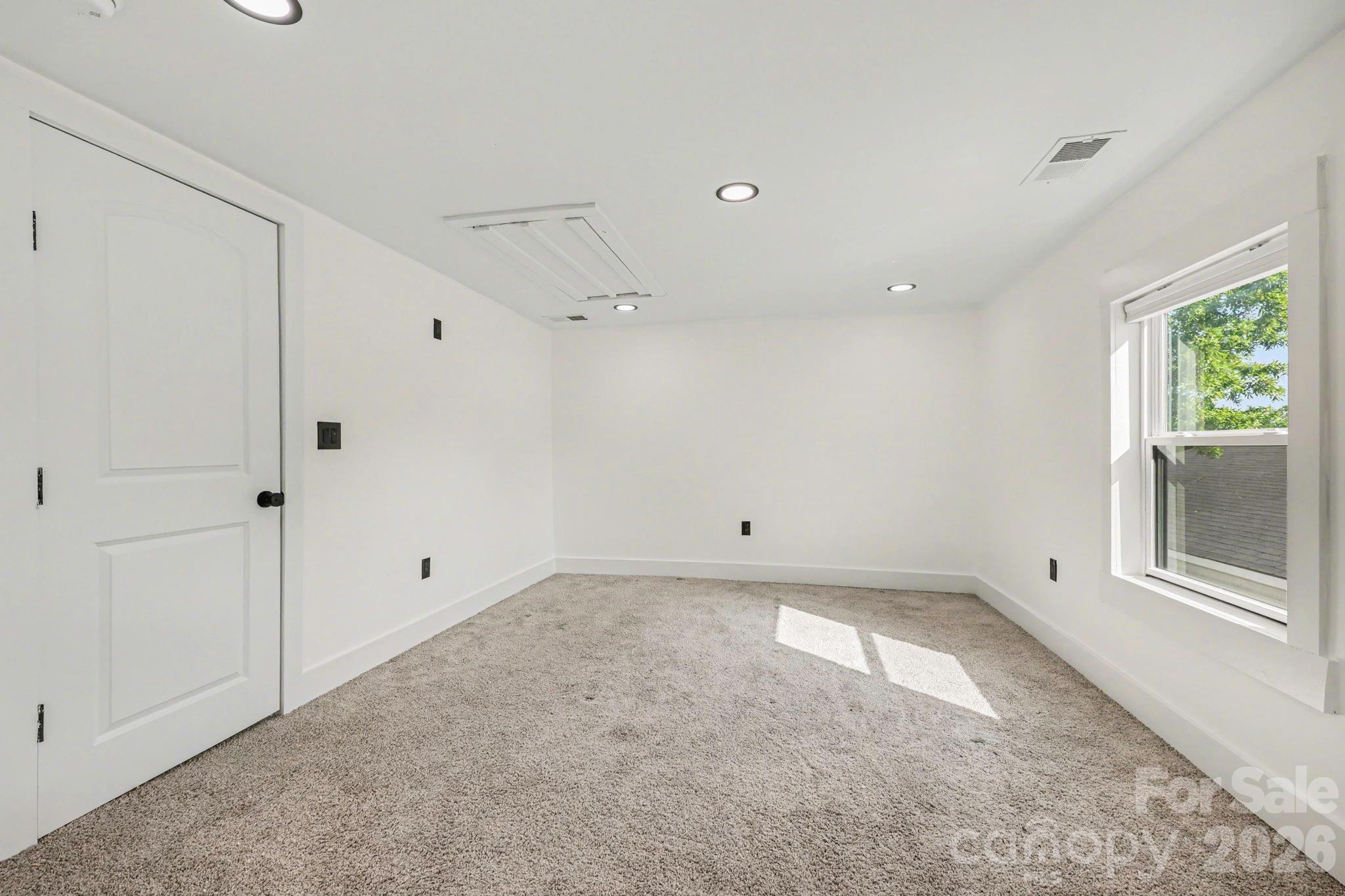 6 E Sunrise Avenue Property Photo 19