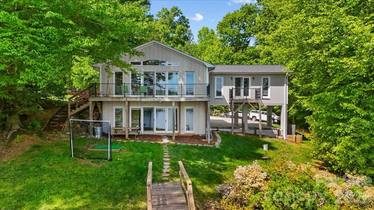 330 Hillview Drive Property Photo 4