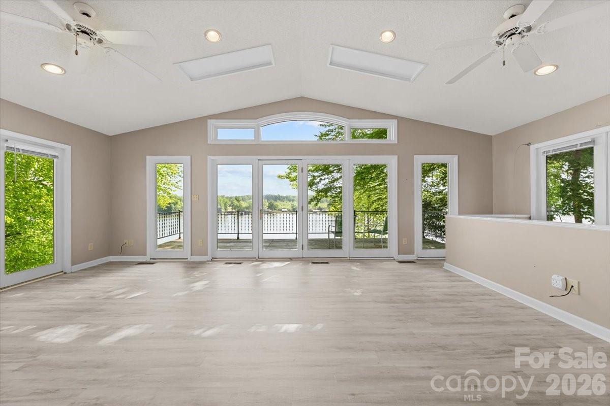330 Hillview Drive Property Photo 10