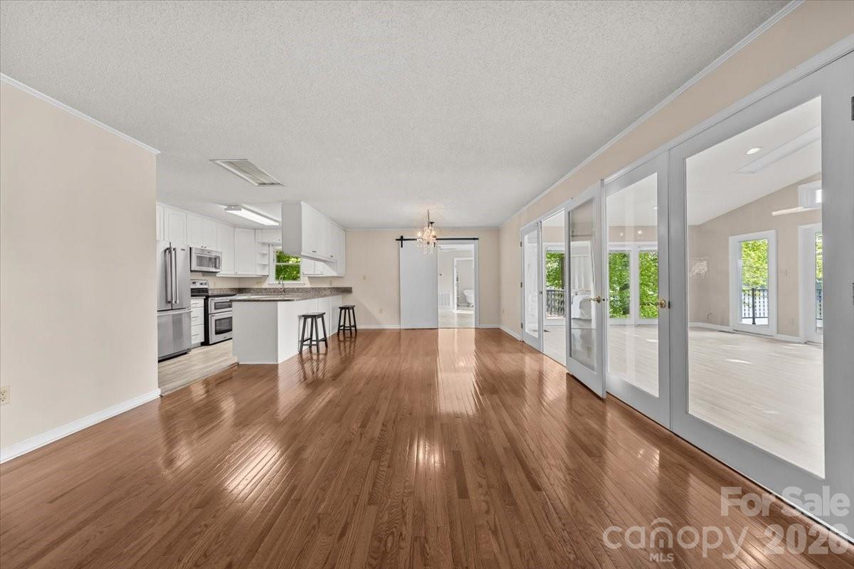 330 Hillview Drive Property Photo 13
