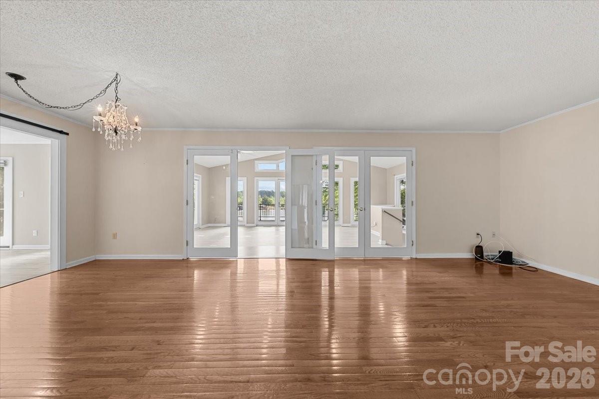 330 Hillview Drive Property Photo 14