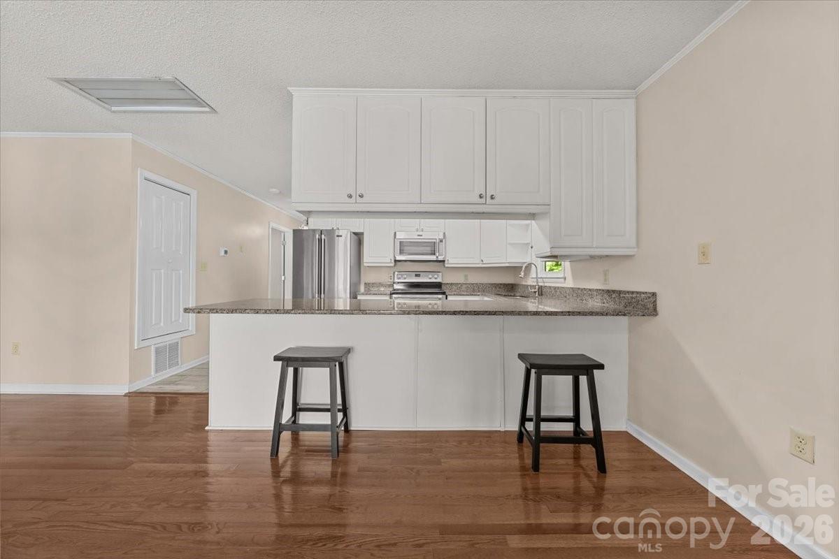 330 Hillview Drive Property Photo 15