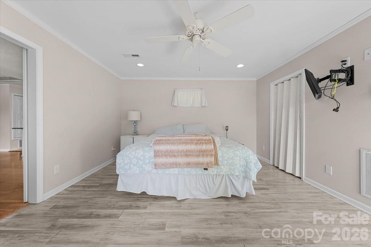 330 Hillview Drive Property Photo 21