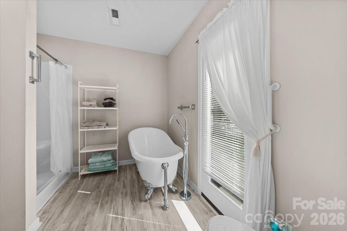 330 Hillview Drive Property Photo 22
