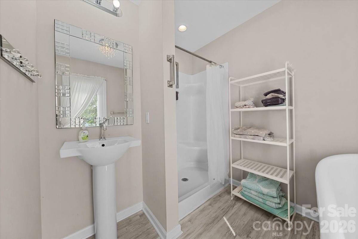 330 Hillview Drive Property Photo 23