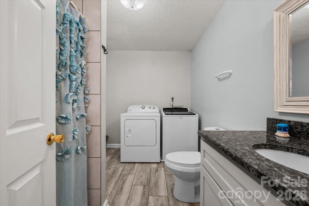 330 Hillview Drive Property Photo 25