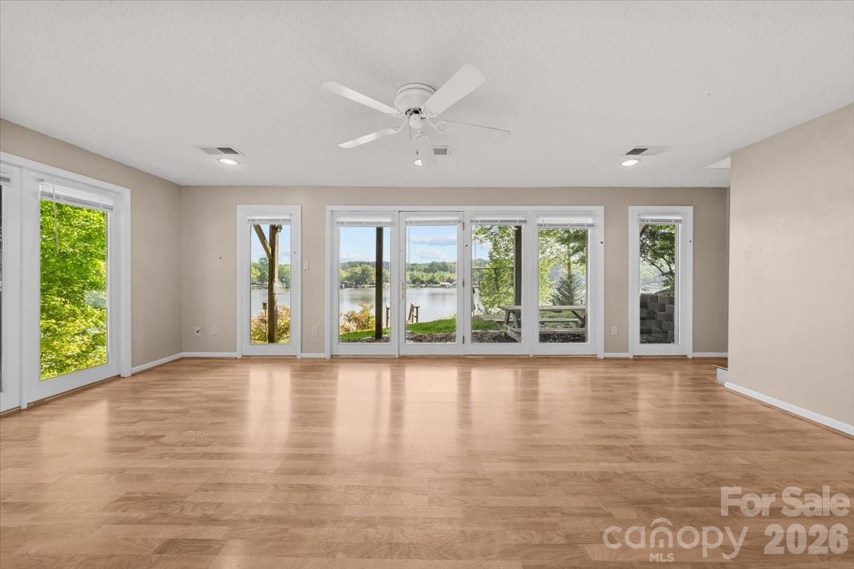 330 Hillview Drive Property Photo 28