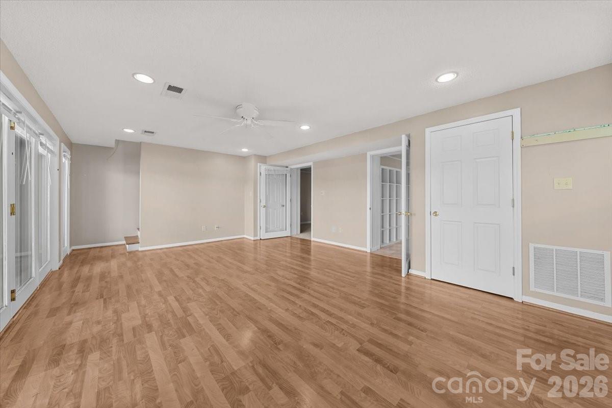 330 Hillview Drive Property Photo 30