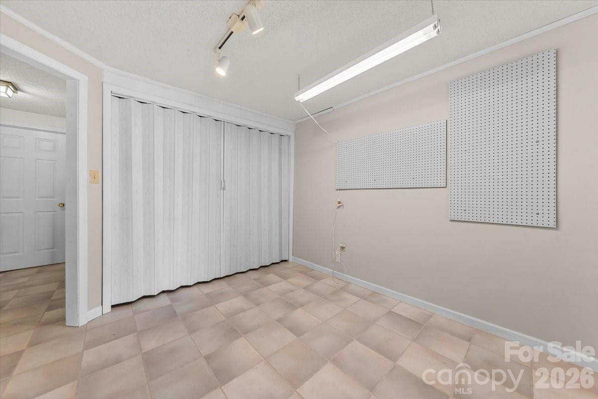 330 Hillview Drive Property Photo 31