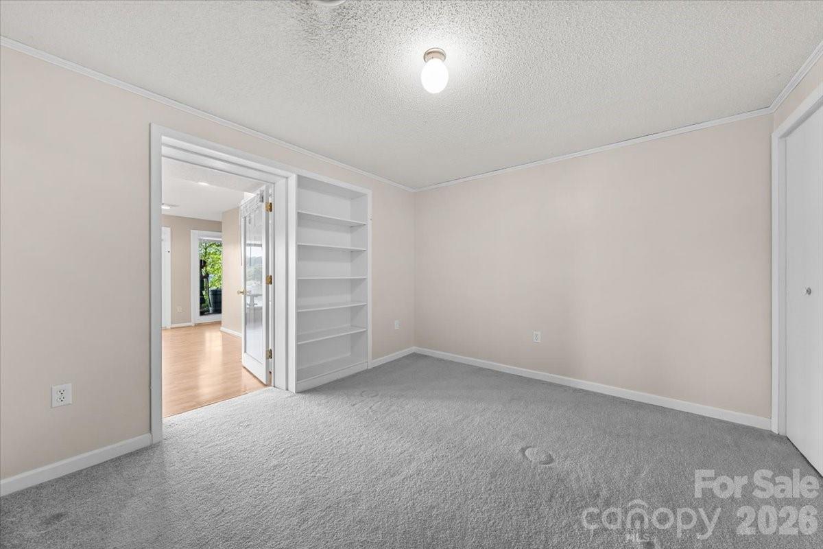 330 Hillview Drive Property Photo 33
