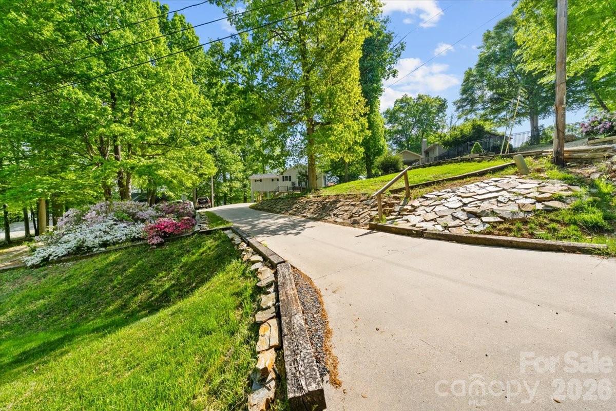 330 Hillview Drive Property Photo 40