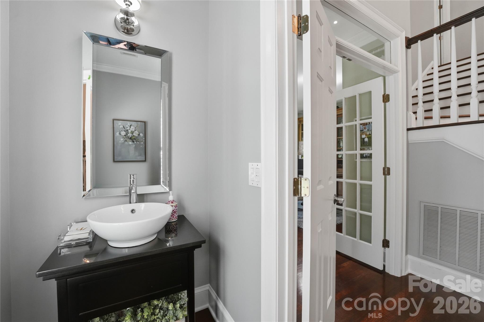 18928 Peninsula Point Drive Property Photo 9