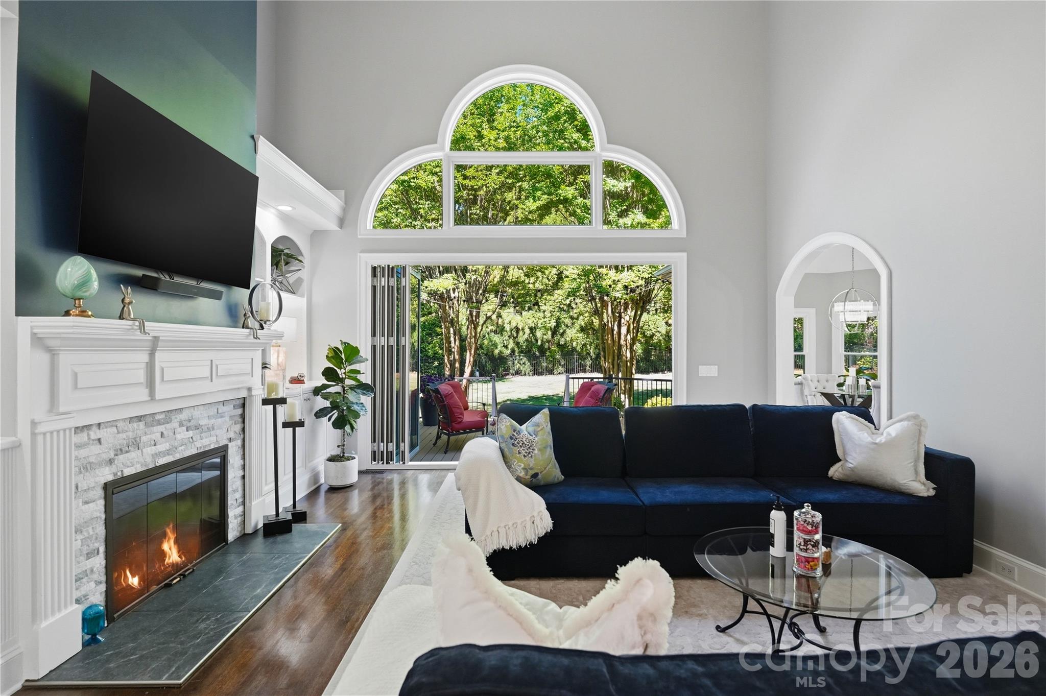 18928 Peninsula Point Drive Property Photo 11