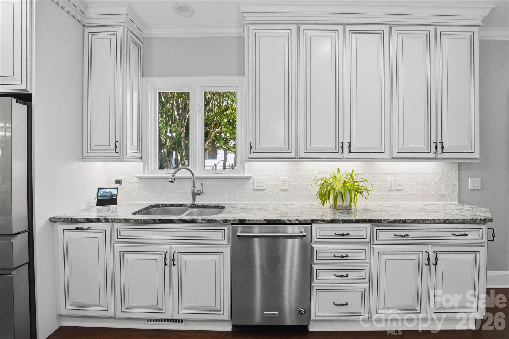 18928 Peninsula Point Drive Property Photo 20