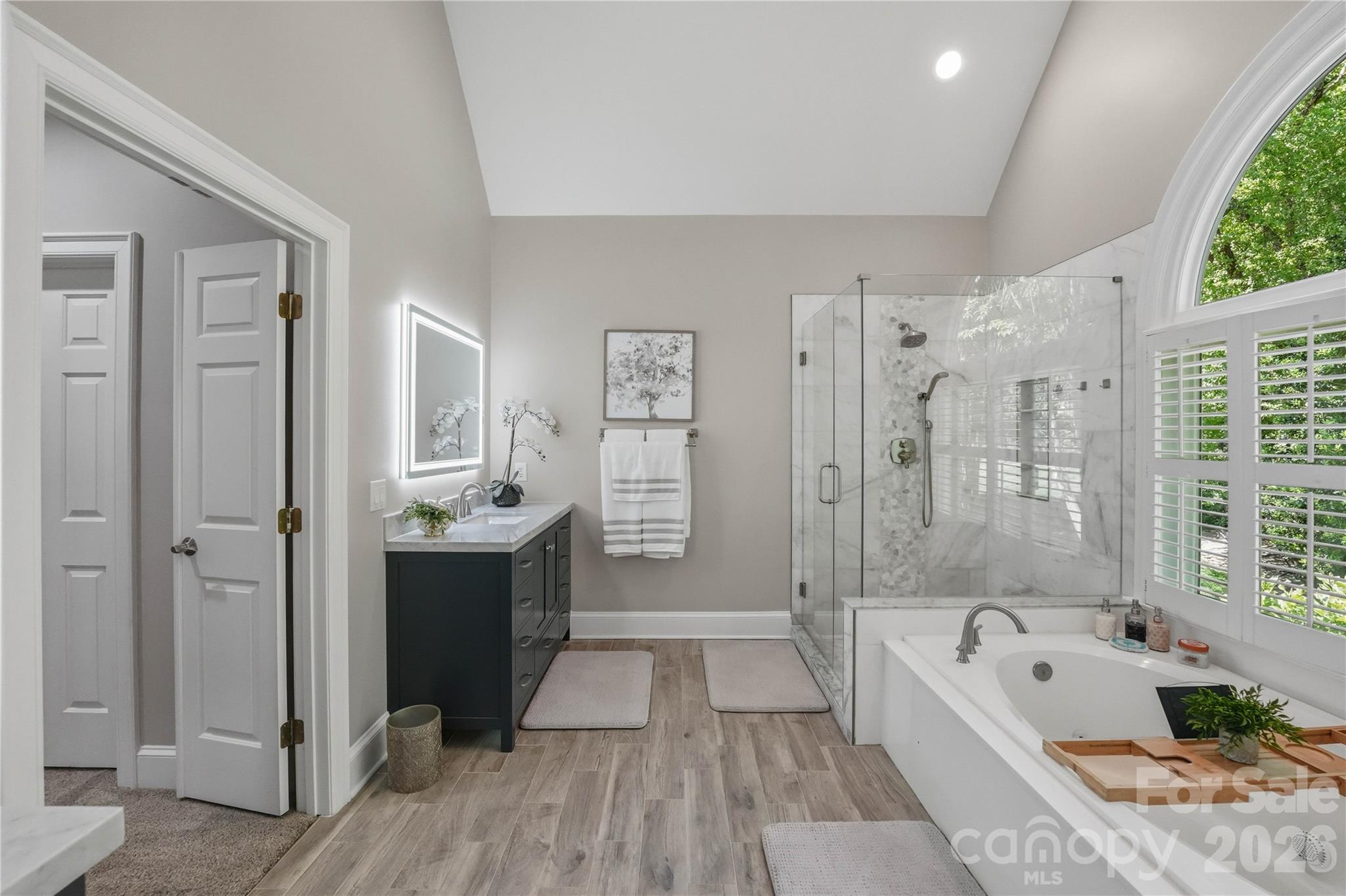 18928 Peninsula Point Drive Property Photo 27