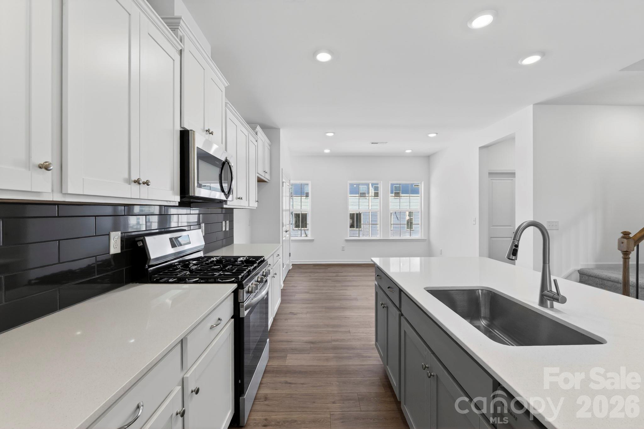 107 Nablus Trail B Property Photo 10