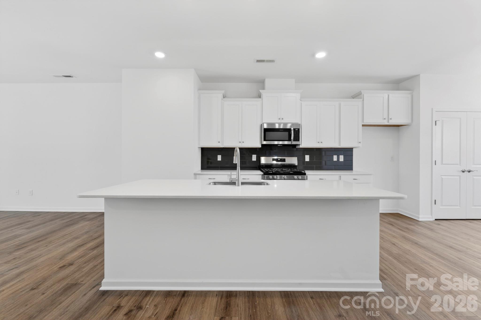 107 Nablus Trail B Property Photo 12