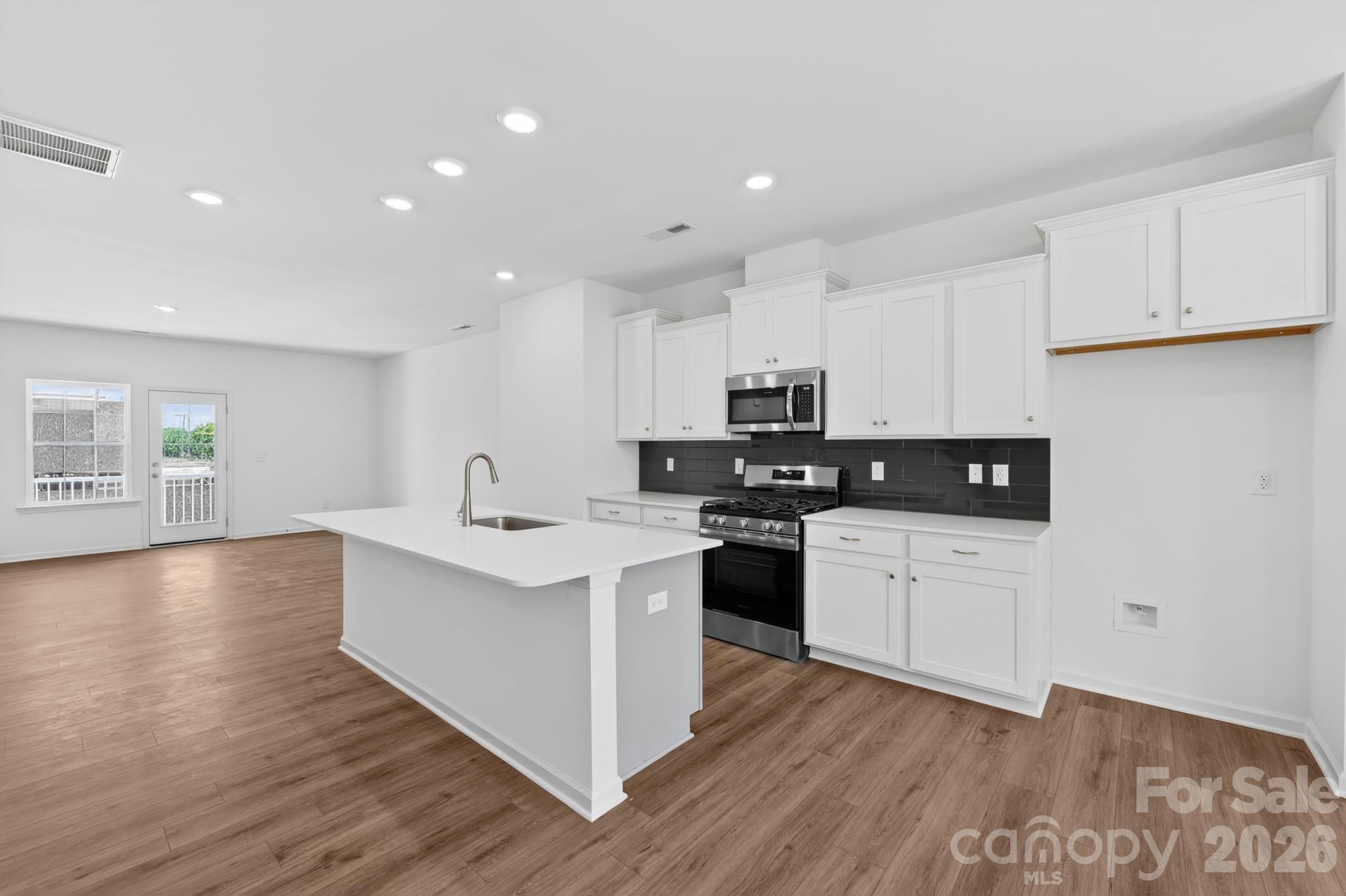 107 Nablus Trail B Property Photo 14