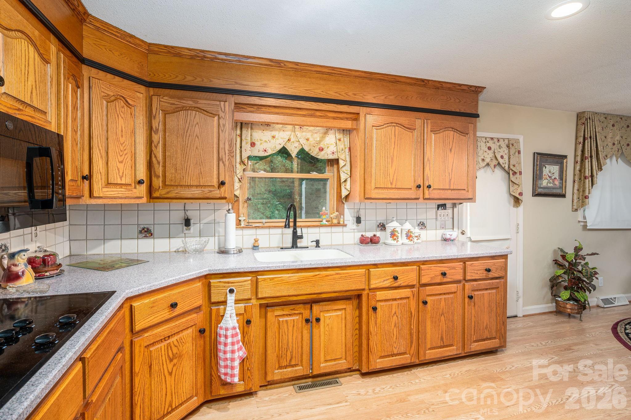 234 Suncrest Road Property Photo 5