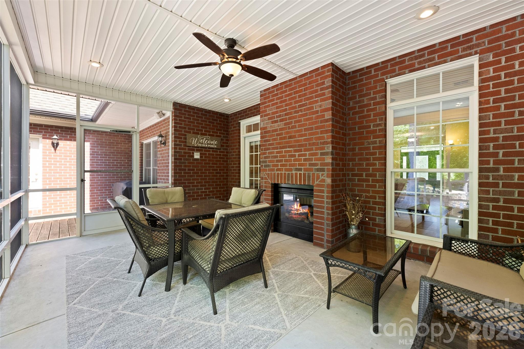 5424 Old Town Lane Property Photo 6