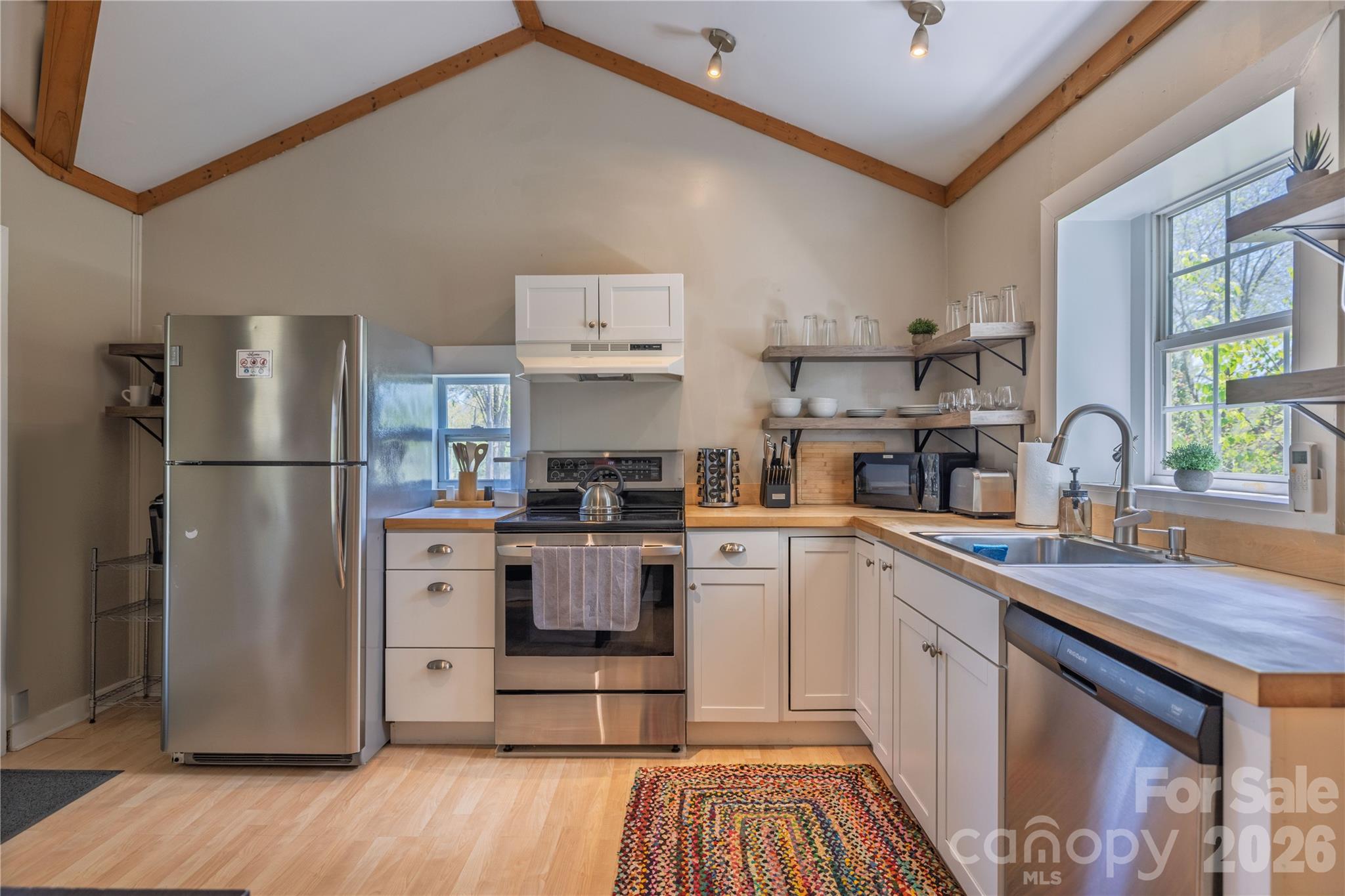 18 Hopedale Circle Property Photo 4