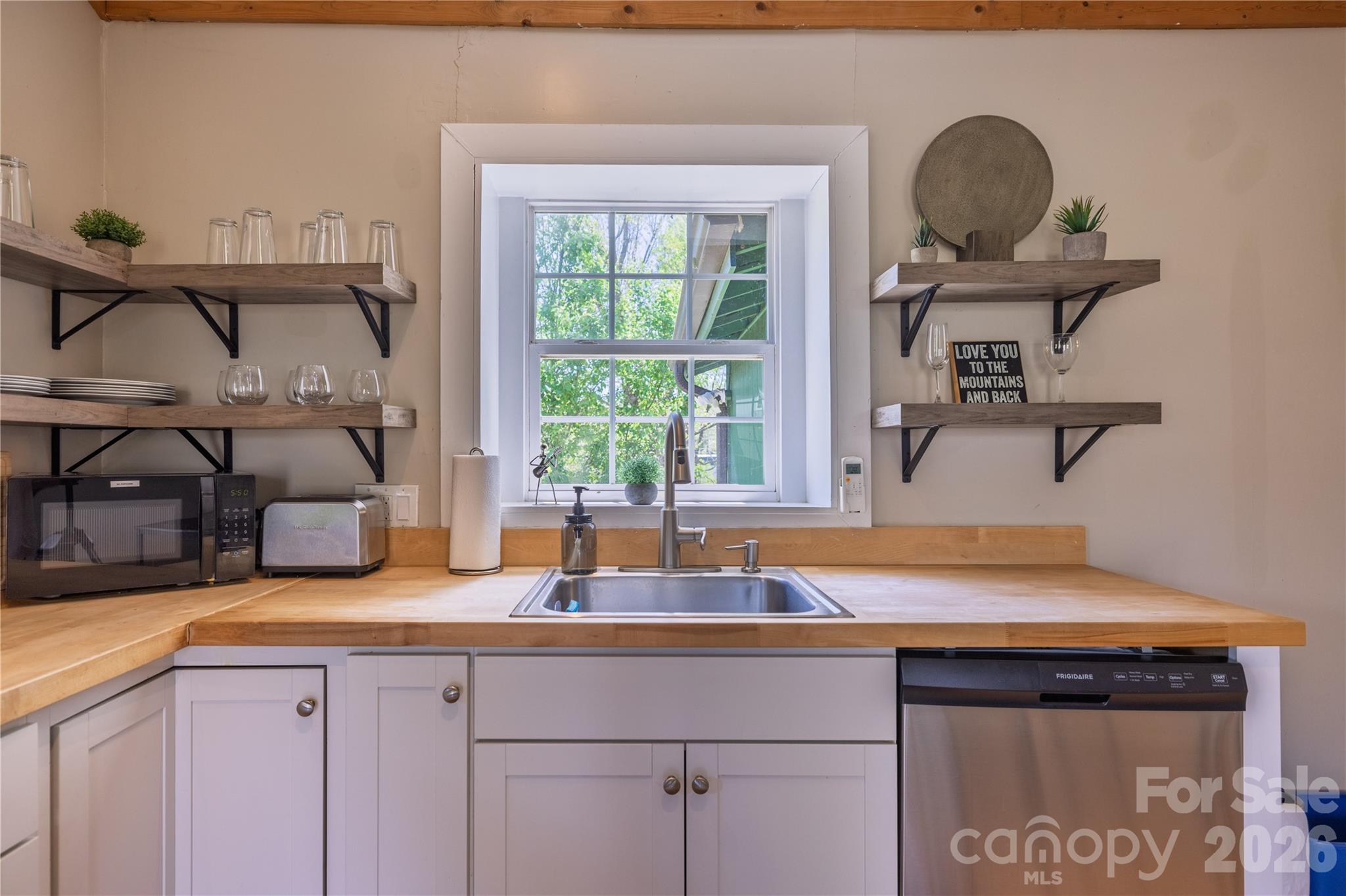 18 Hopedale Circle Property Photo 14
