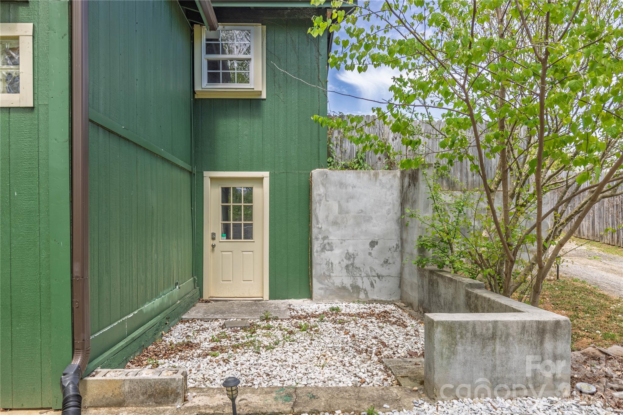 18 Hopedale Circle Property Photo 35