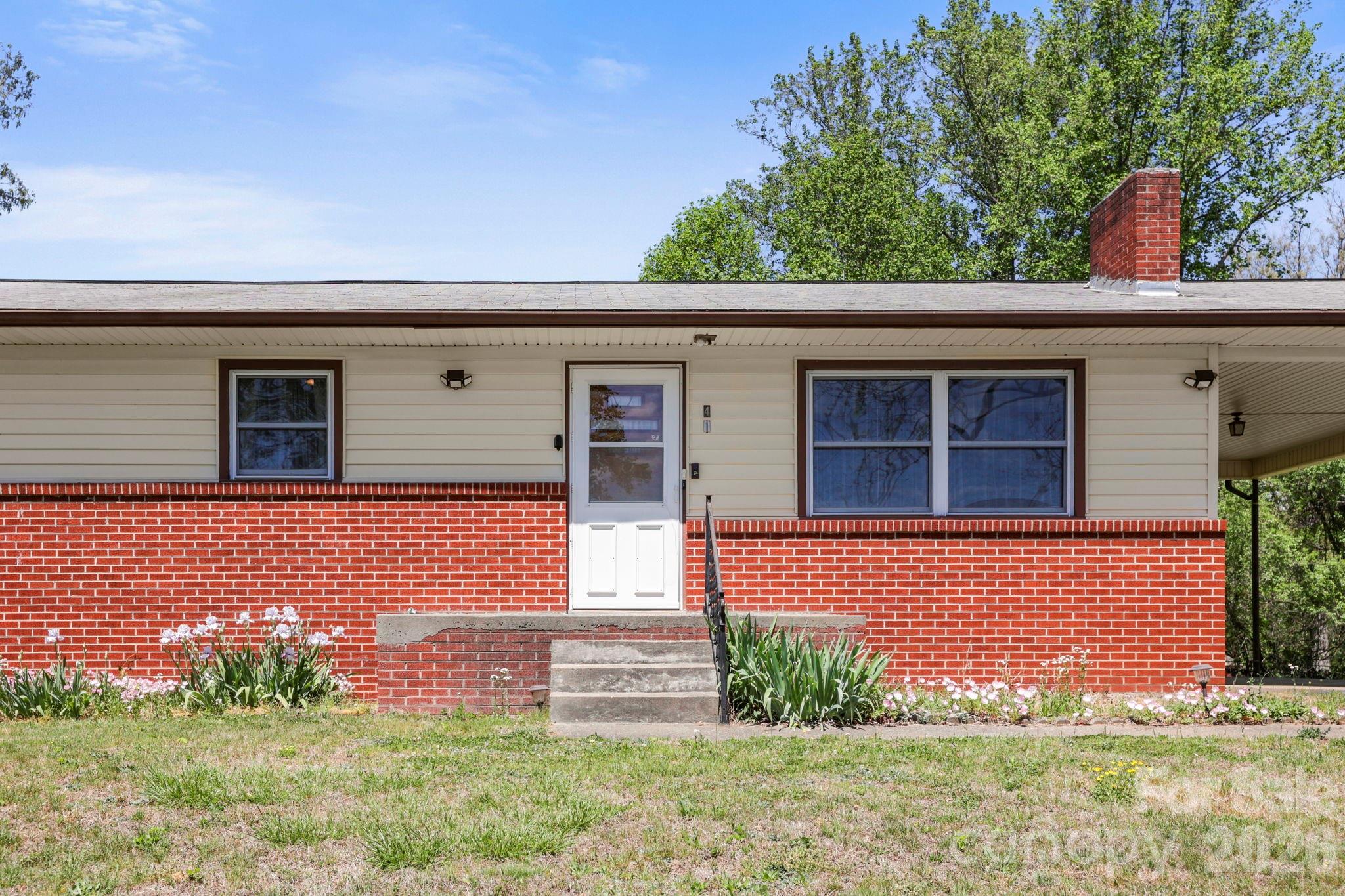41 Hartshorn Drive Property Photo 4