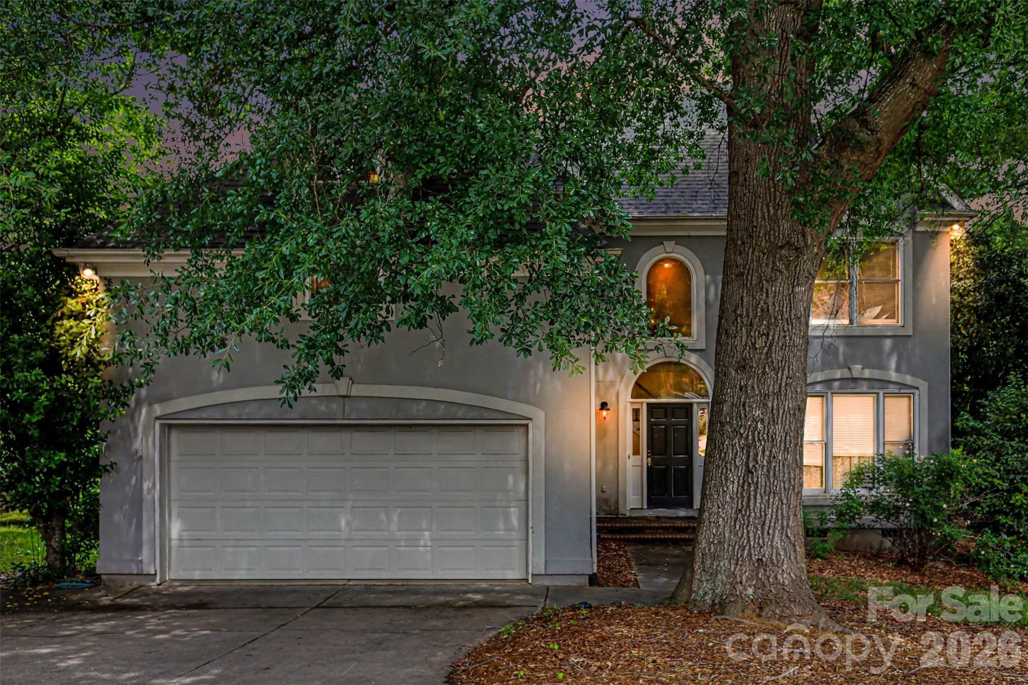 648 Landsdown Court Property Photo 3
