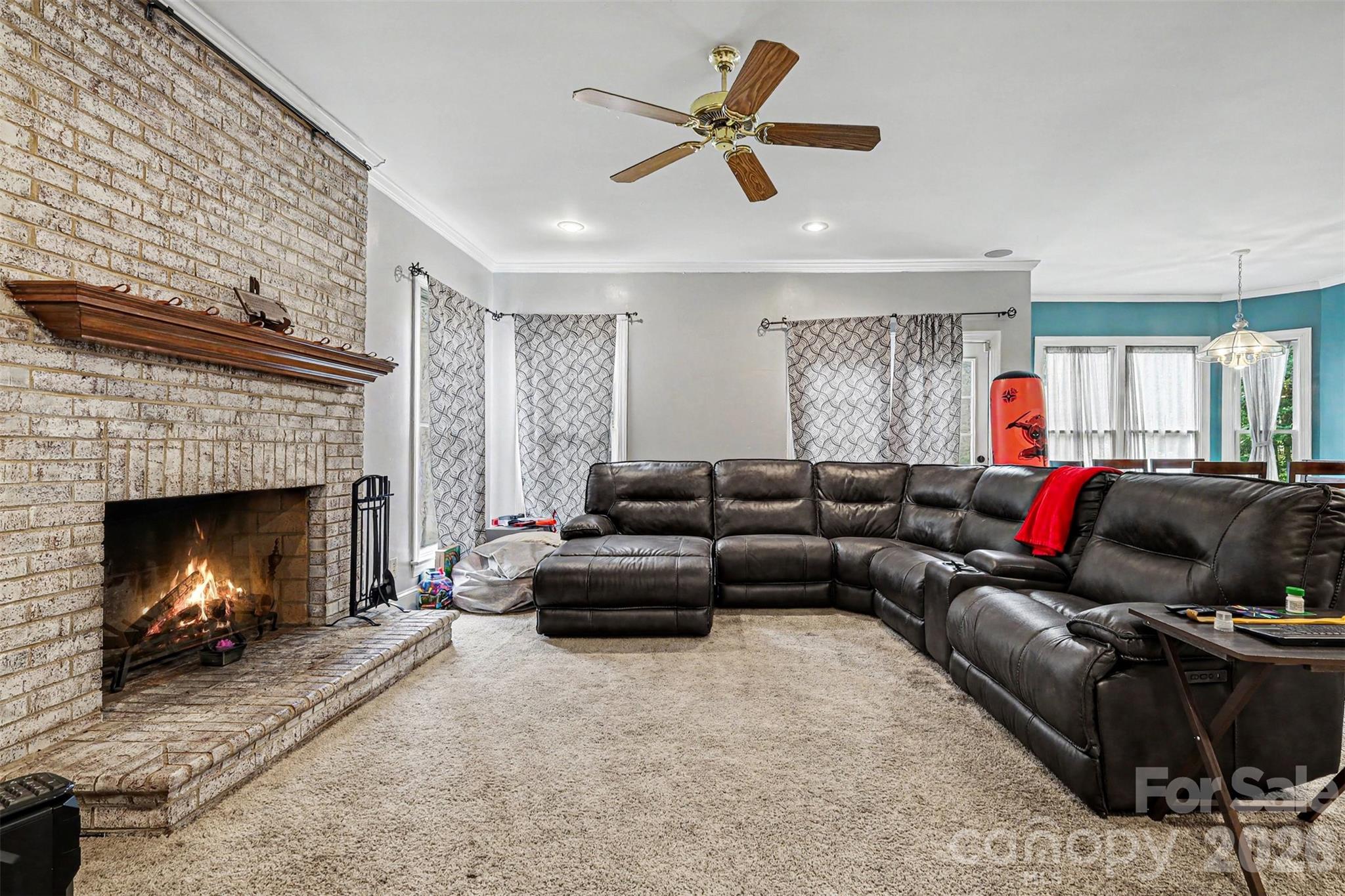 648 Landsdown Court Property Photo 11