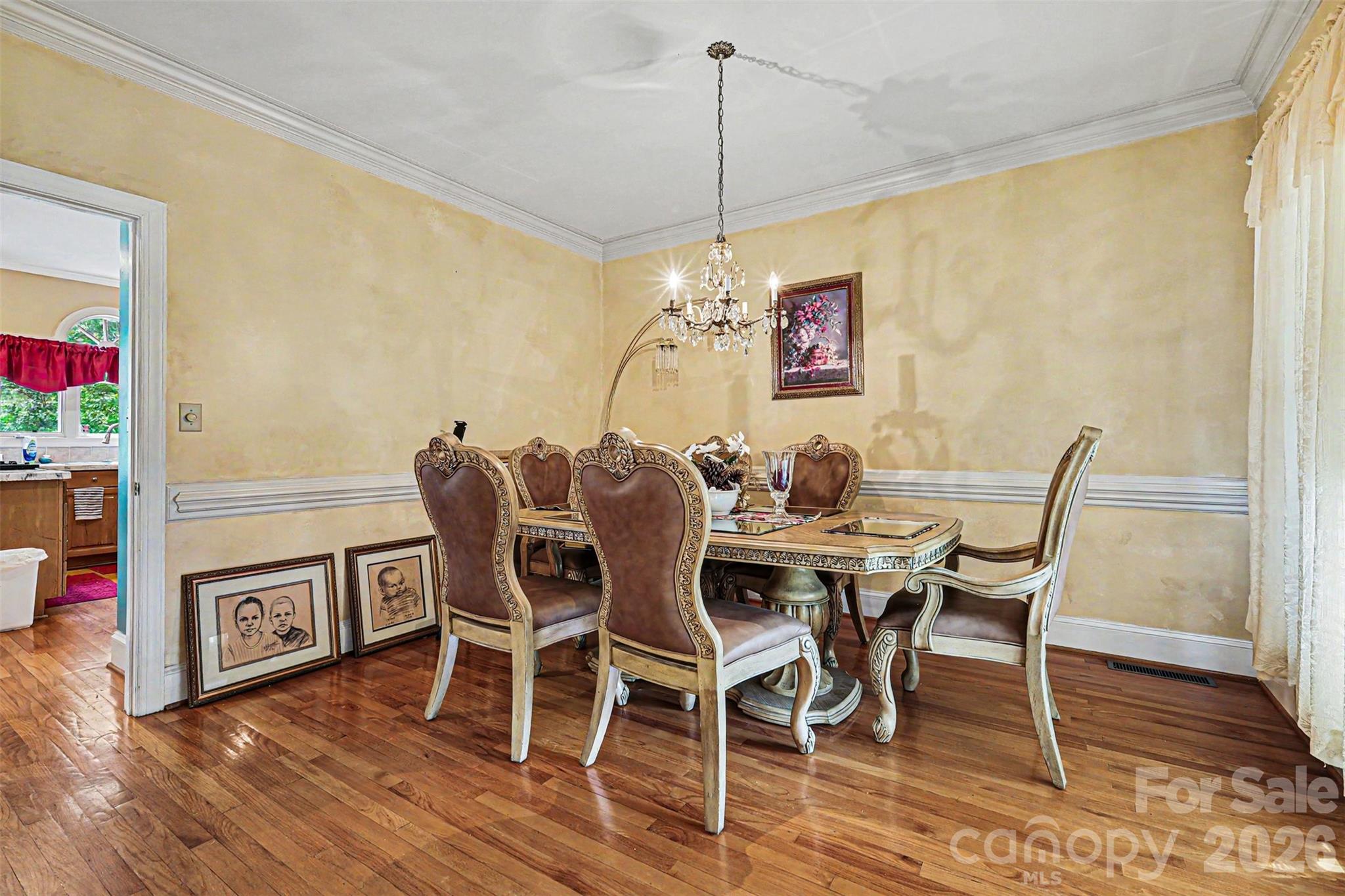 648 Landsdown Court Property Photo 12