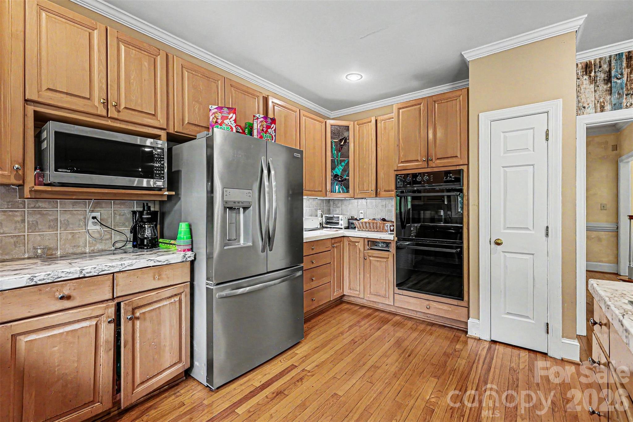 648 Landsdown Court Property Photo 15