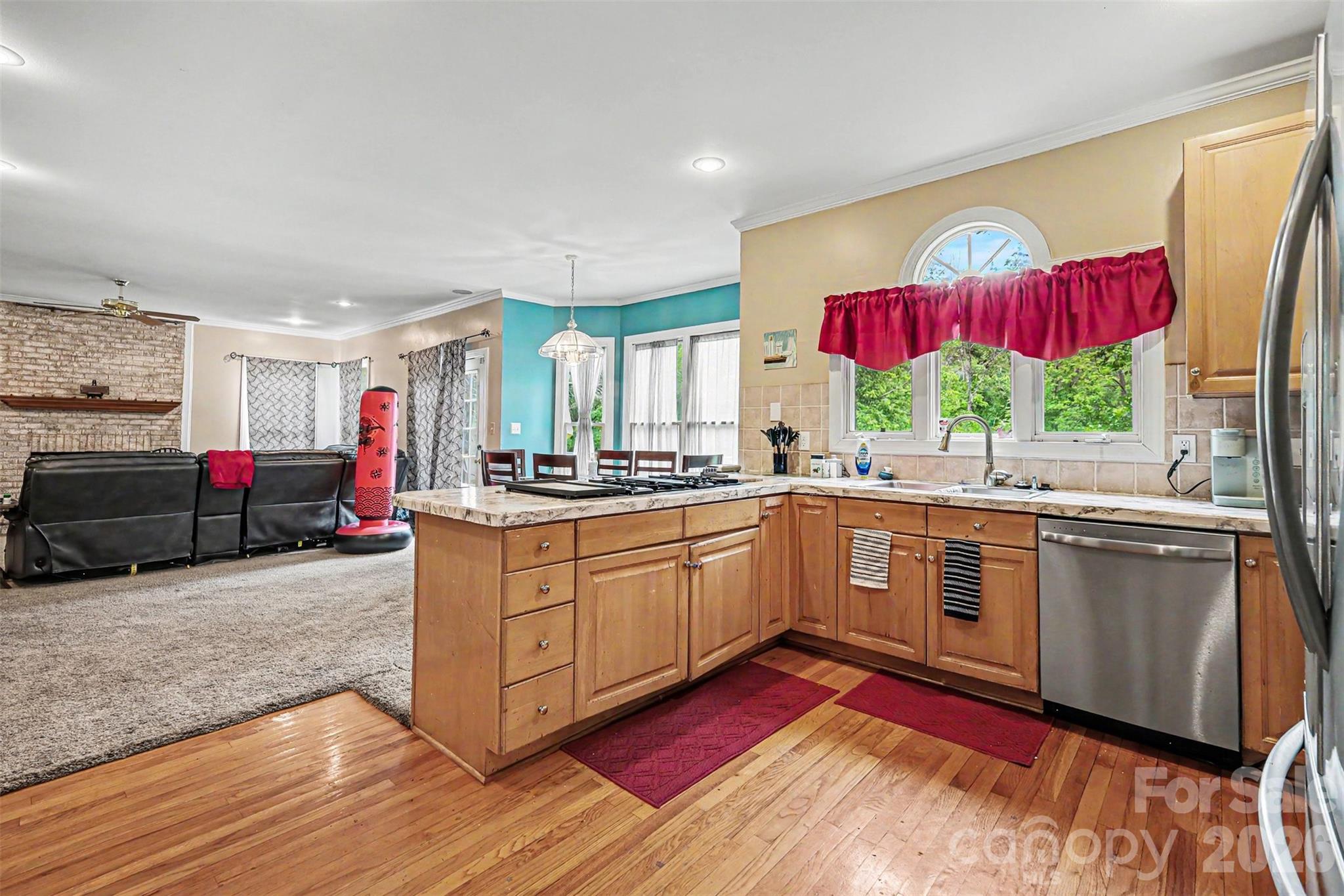 648 Landsdown Court Property Photo 16