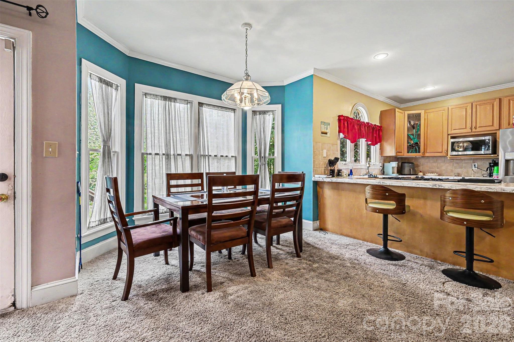 648 Landsdown Court Property Photo 18