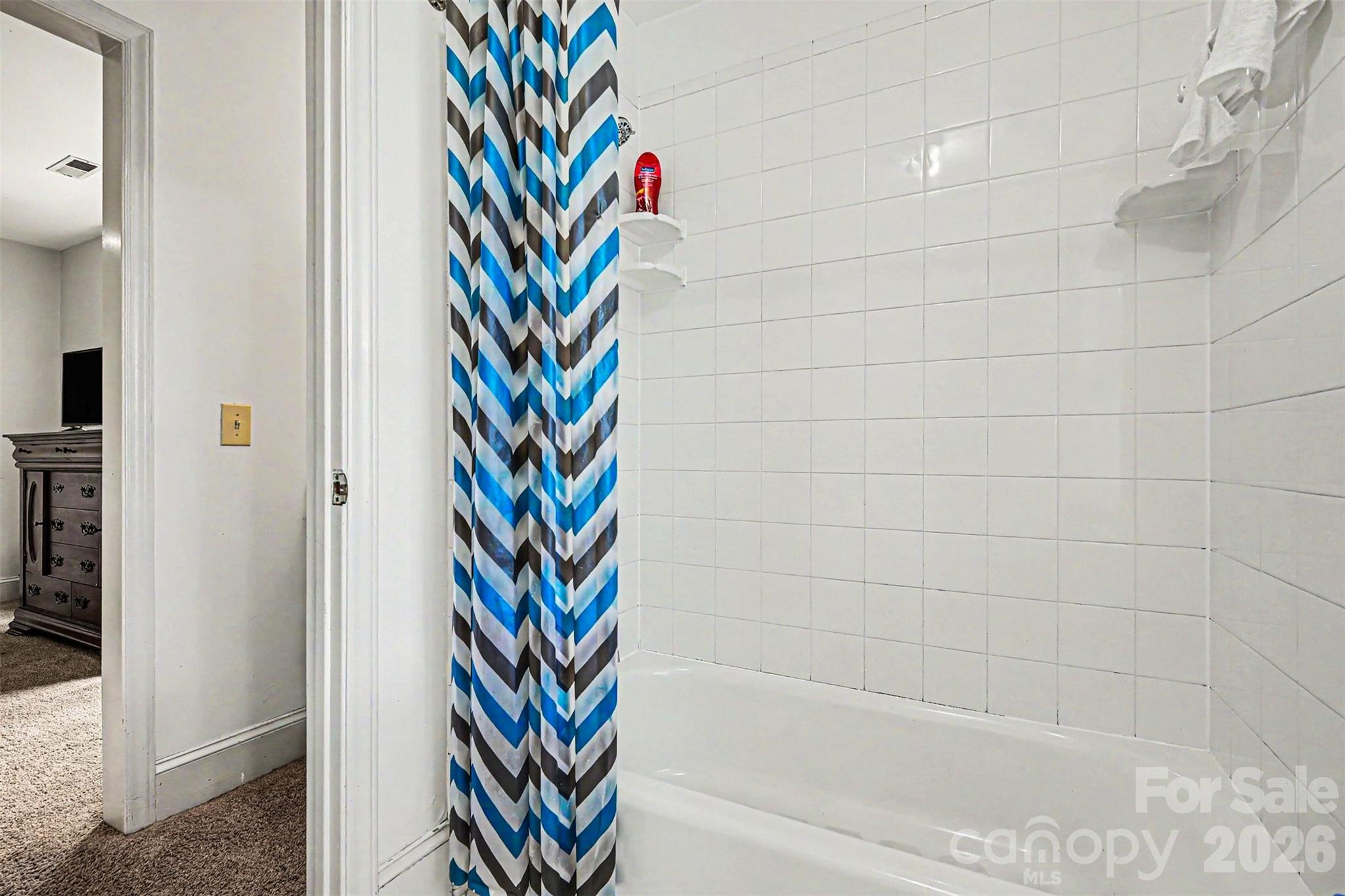 648 Landsdown Court Property Photo 31