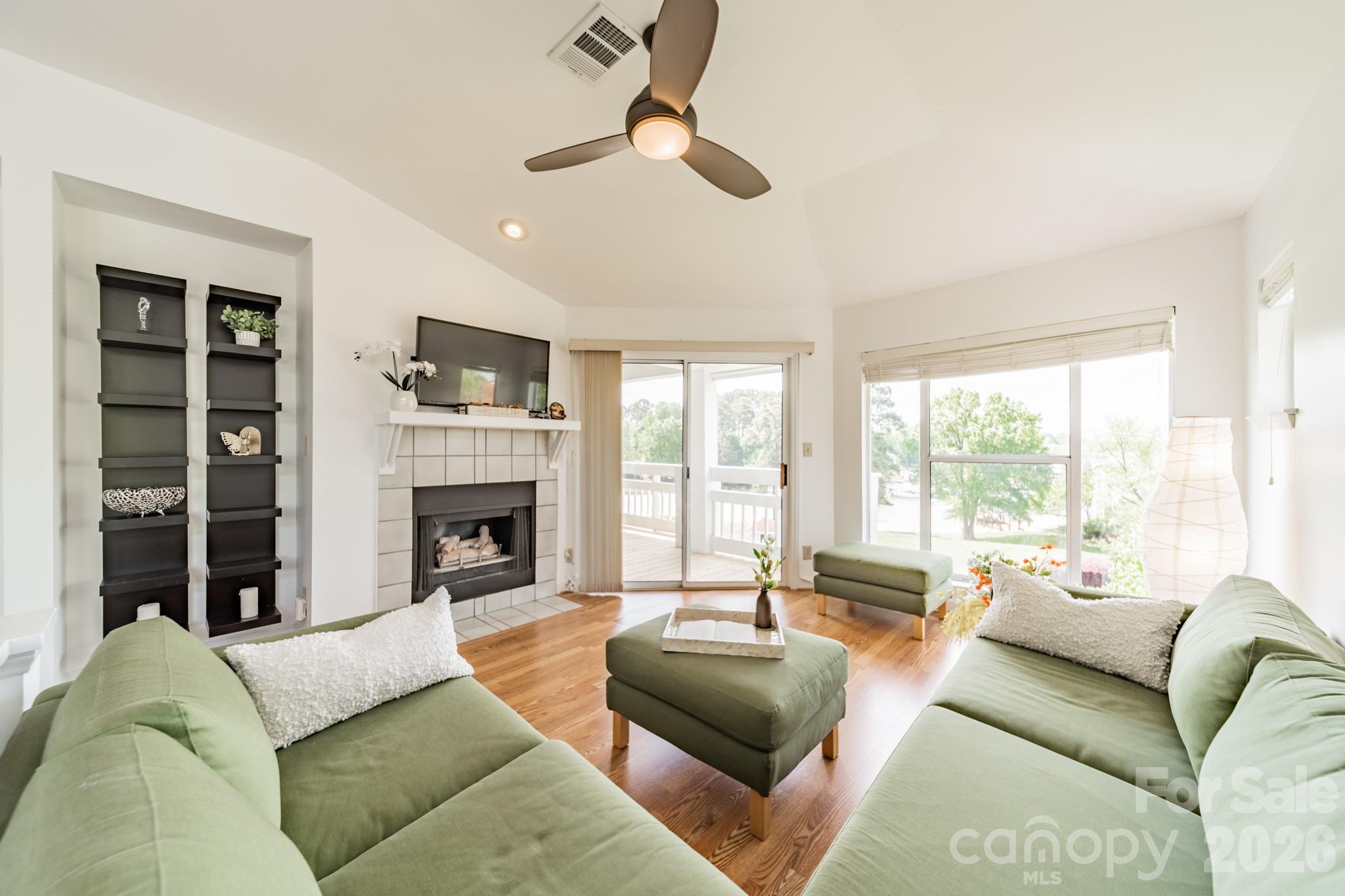 17919 Kings Point Drive C Property Photo 8