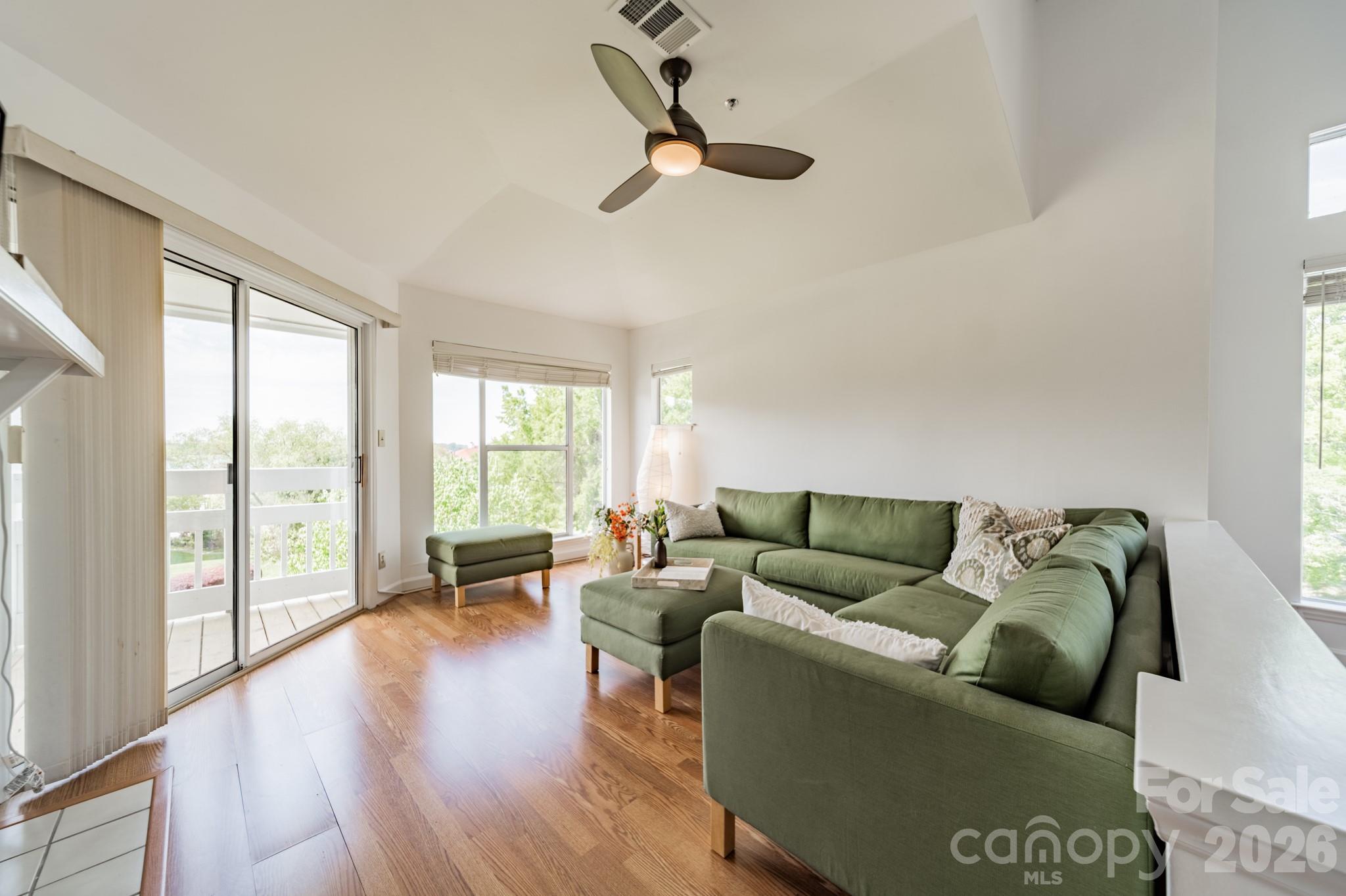 17919 Kings Point Drive C Property Photo 22